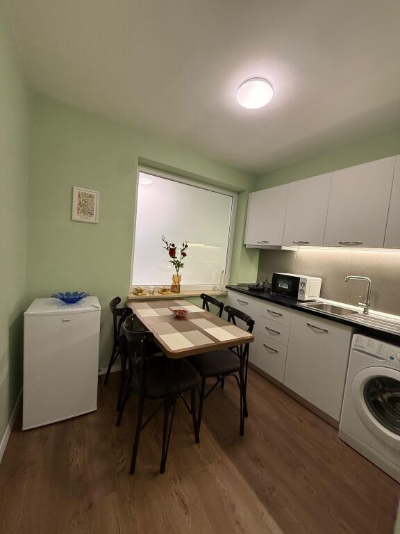 🏠 Apartment 2+1 for Rent 📍 Myslym Shyr  🏢 3rd Floor, existing building 📐 Area: 93.7 m² 💶 Price: 80,000 Leke / Month