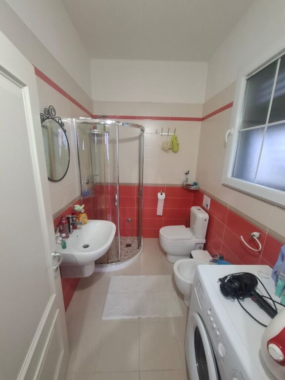 Jepet me Qera Shtepi Private 2+1 Tek Shkodha  Kushtrimi i Liris