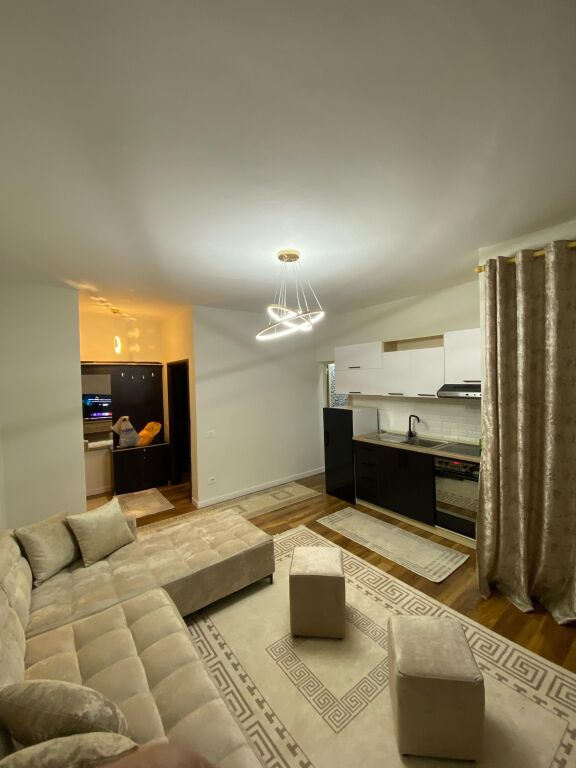 Jepet apartament me qera 1+1