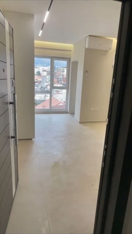 UFFICIO IN AFFITTO 30 M2 5 MAGGIO 30.000 LEKE