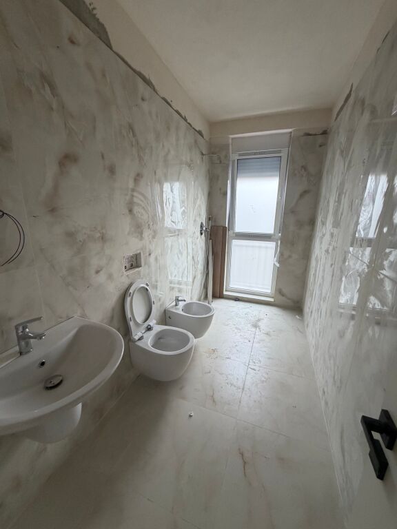 1+1,per zyra,kat 2 banim,ish fushe e aviacionit,500 euro