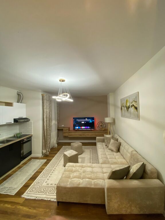 Jepet apartament me qera 1+1