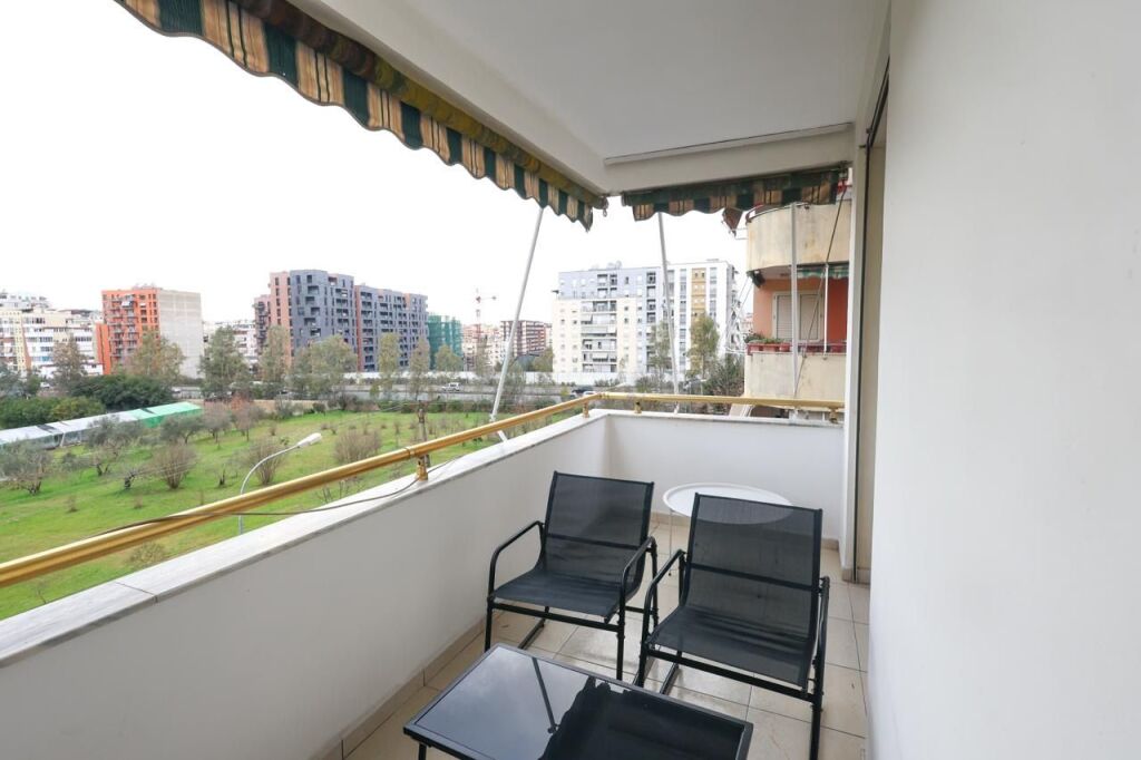 Jepet Me Qera Apartament 2+1+2 Ballkone
