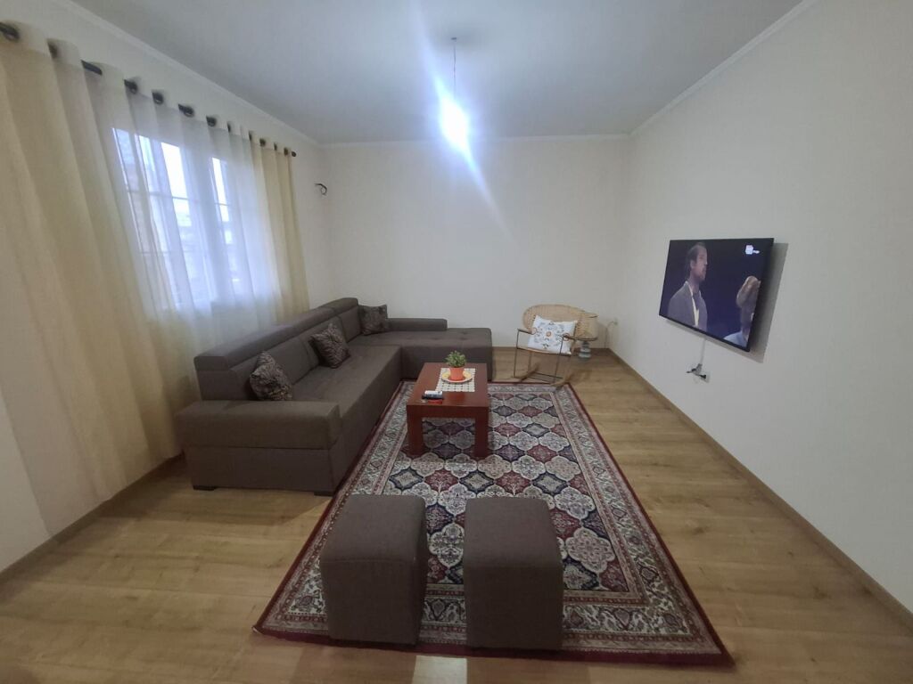 Jepet me Qera Shtepi Private 2+1 Tek Shkodha  Kushtrimi i Liris