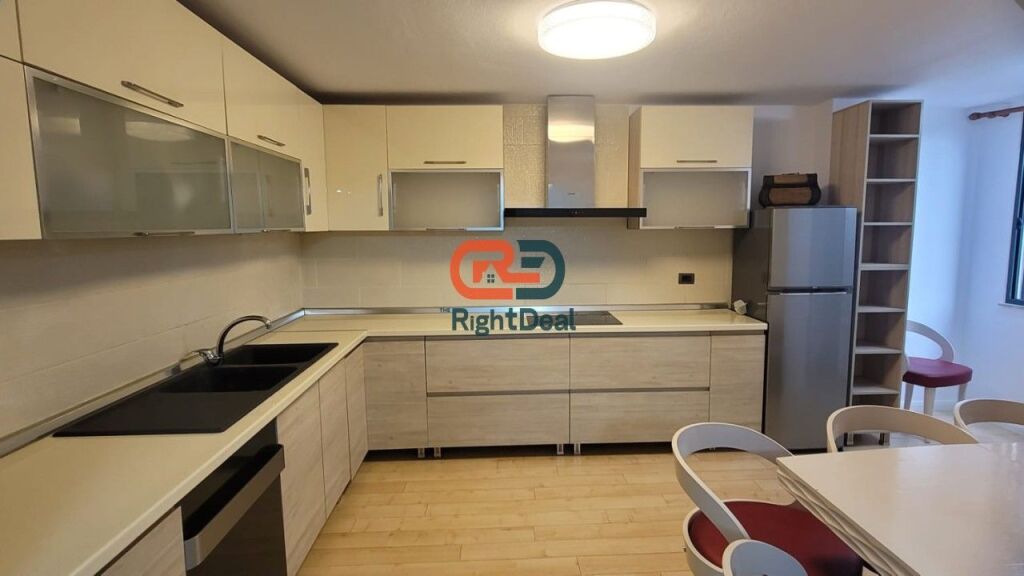 Afer Shkolles Se Baletit, Shitet Apartament 2+1, Me Planimetri Dhe Lokacion Perfekt!!