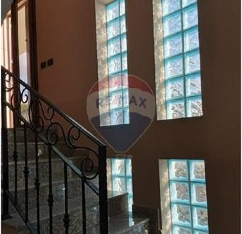 Vilë - Për Shitje - Tufinë, Tiranë 250,000 €