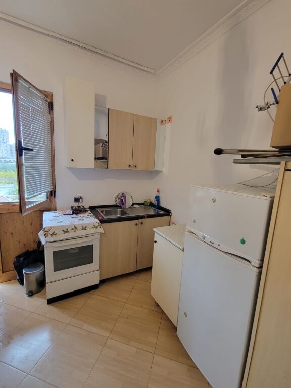 Monolocale in affitto in Via Besa