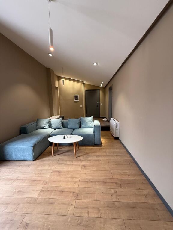 Apartament per shitje 2+1+2+verande Paranë Liqenit të Farkës