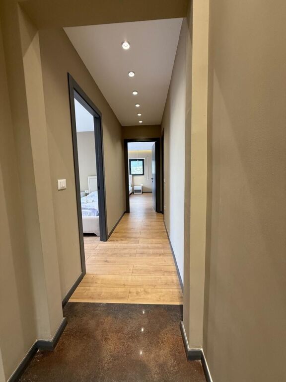 Apartament per shitje 2+1+2+verande Paranë Liqenit të Farkës