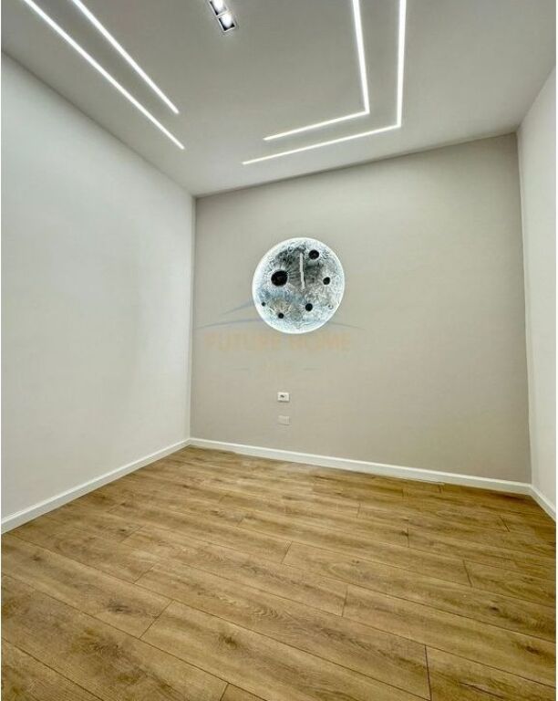 VENDESI APPARTAMENTO 2_1 ASTIR, VICINO VILA L