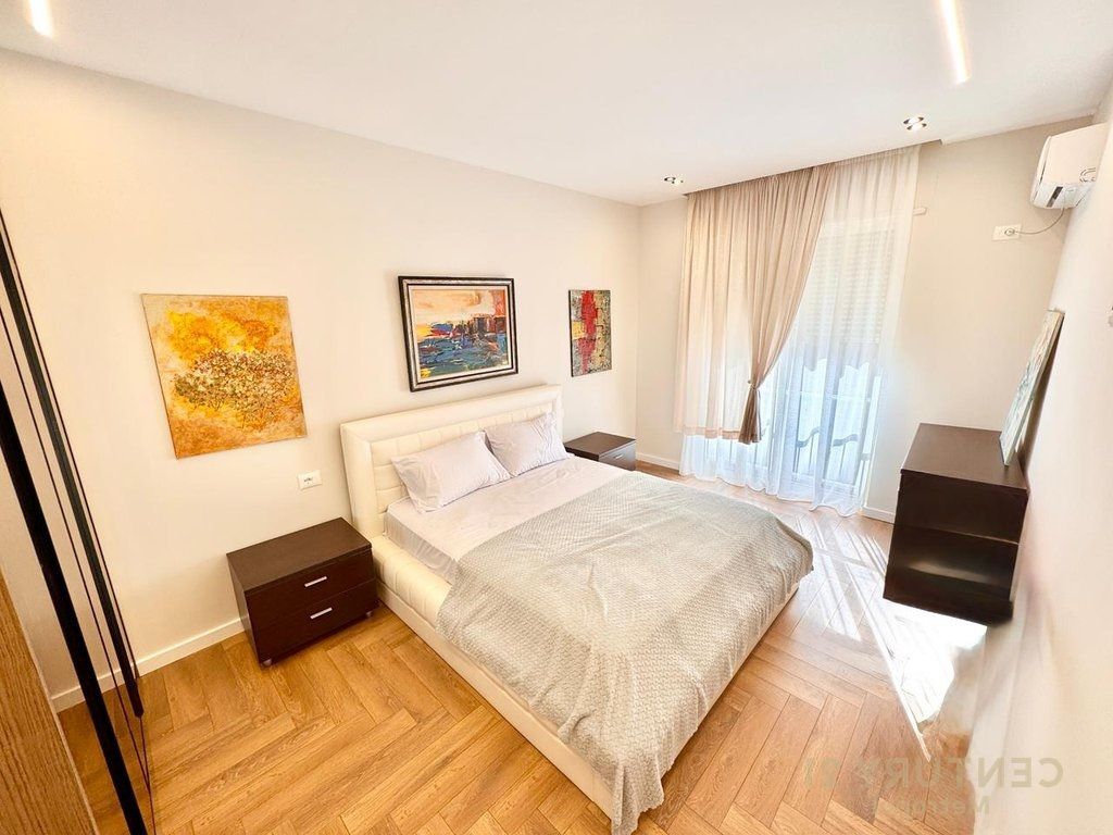 APARTMENT 2+1+PARKING SPACE NEAR THE NEW MARKET!