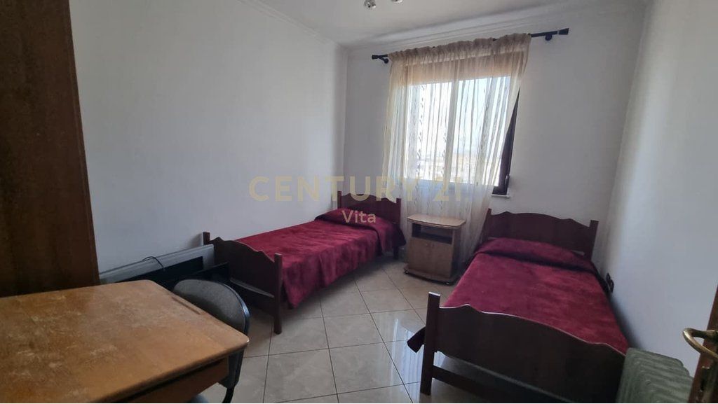 2+1 apartment in the heart of Durres with panoramic view of the sea and the Port, top floor with elevator