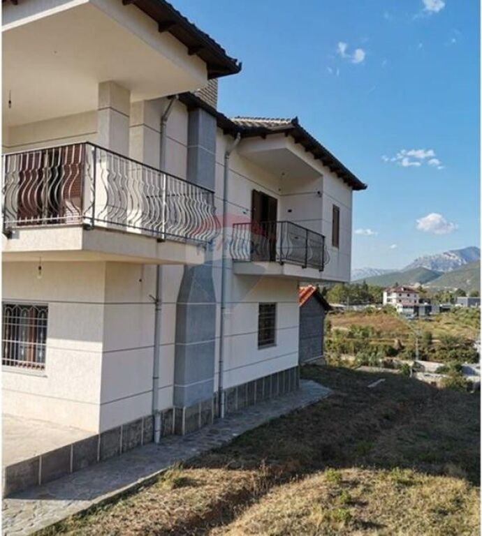 Vilë - Për Shitje - Tufinë, Tiranë 250,000 €