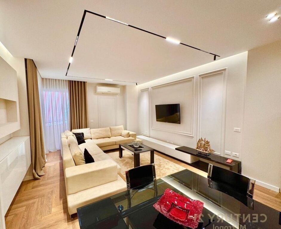 APARTMENT 2+1+PARKING SPACE NEAR THE NEW MARKET!