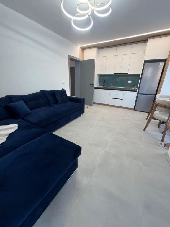 Jepet me qera apartament 2+1 Ne Qender