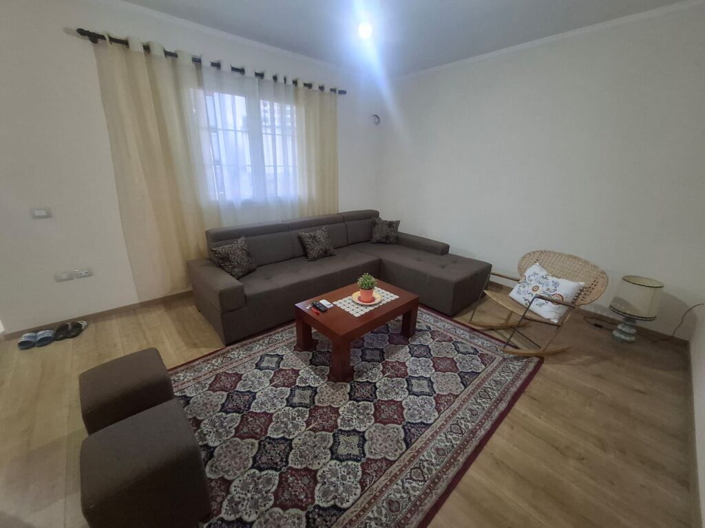 Jepet me Qera Shtepi Private 2+1 Tek Shkodha  Kushtrimi i Liris