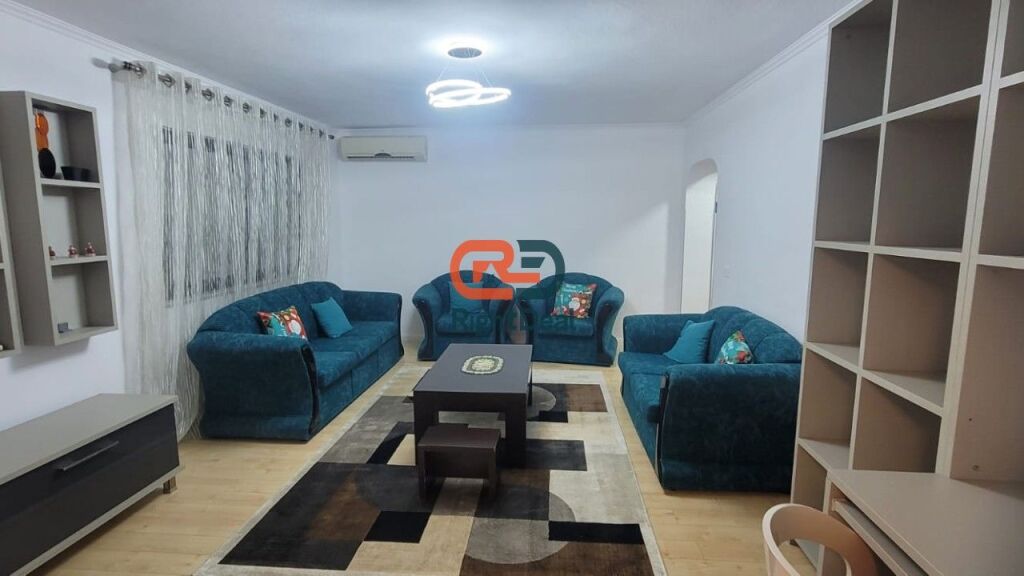 Afer Shkolles Se Baletit, Shitet Apartament 2+1, Me Planimetri Dhe Lokacion Perfekt!!