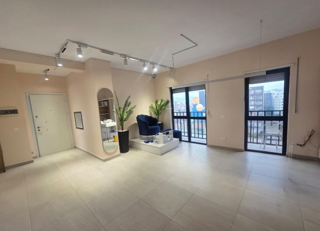 Appartamento 3+1+2+2 Balconi in Vendita, Vila Gold