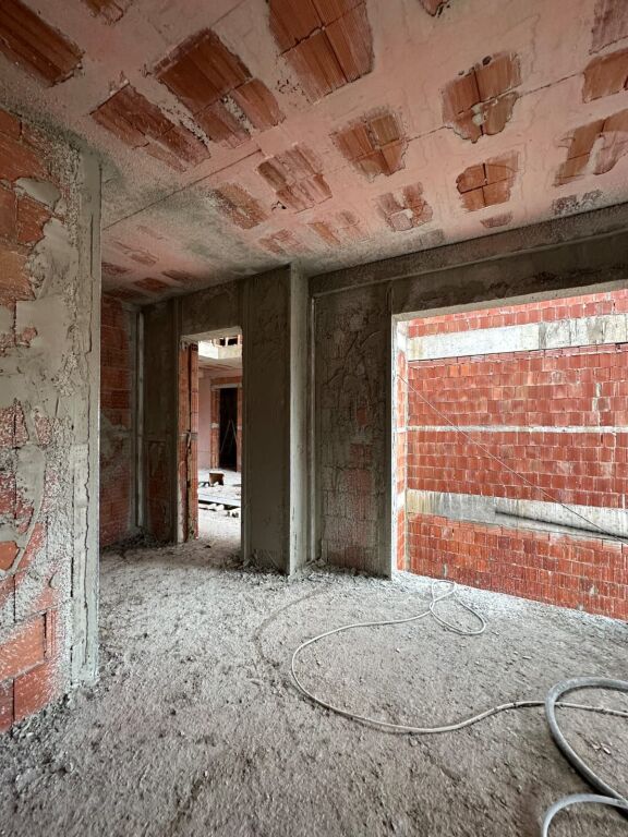 🏢 Shitet Apartament 1+1 – Fusha e Aviacionit