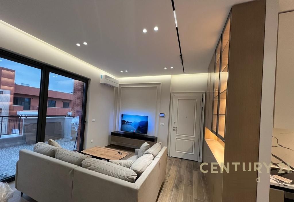 Me qira Apartament Modern 2+1+Verandë+Post Parkimi, në Kompleksi Deliorgji!