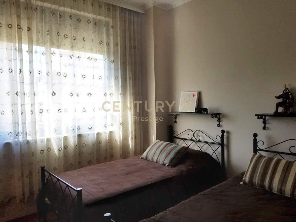 Në shitje apartament modern 2+1+2 pranë Shkollës së Baletit.