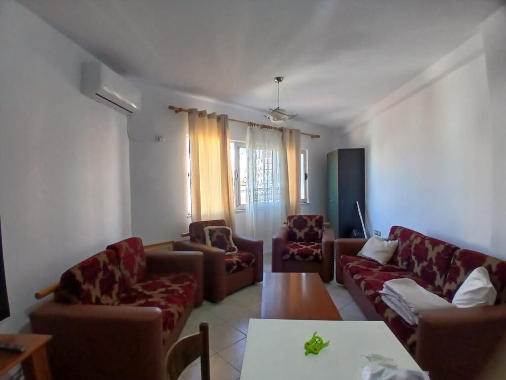 In Affitto Appartamento 2+1+1 Balcone