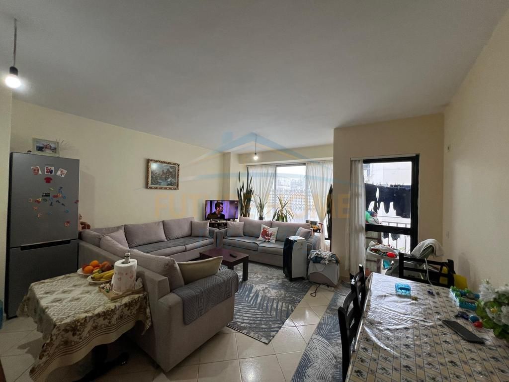 Shitet, Apartament 2+1, Misto Mame