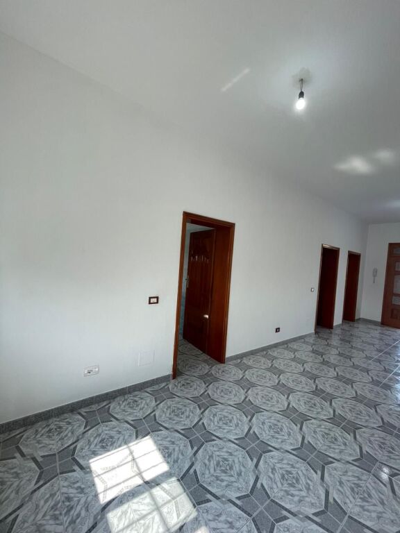 Shitet Shtëpi Private në Shijak