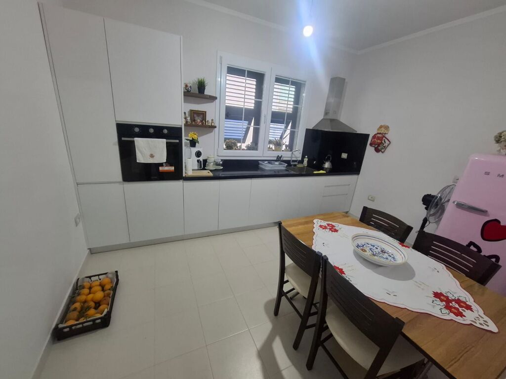 Jepet me Qera Shtepi Private 2+1 Tek Shkodha  Kushtrimi i Liris