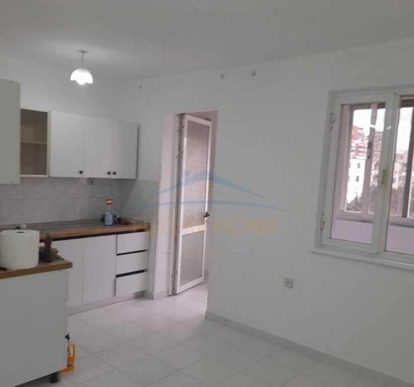 Qera , Apartament 1+1 , Bulevardi Zogu i 1 , Tirane