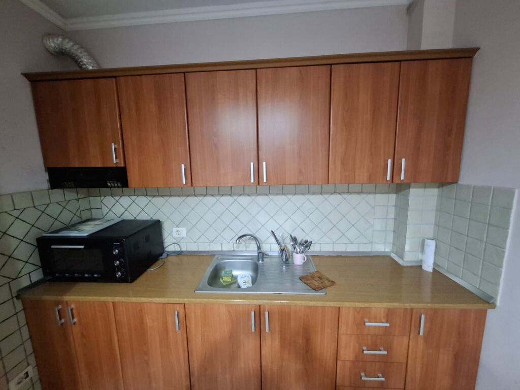 Jepet me Qera Apartament 1+1 Ne Plazh Hekurudha