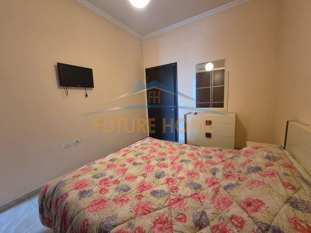 Shitet, Apartament 2+1, Ish Parku i Autobuzave, Tiranë.