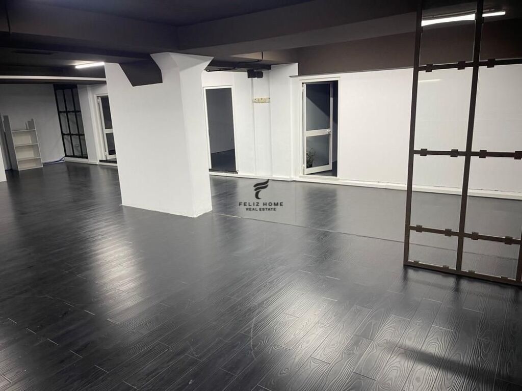SHOP FOR RENT 350 M2 WILLSON SQUARE 4000 EURO