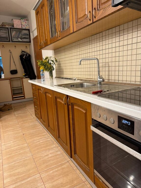 Jepet me qera apartament 1+1 ne Astir.