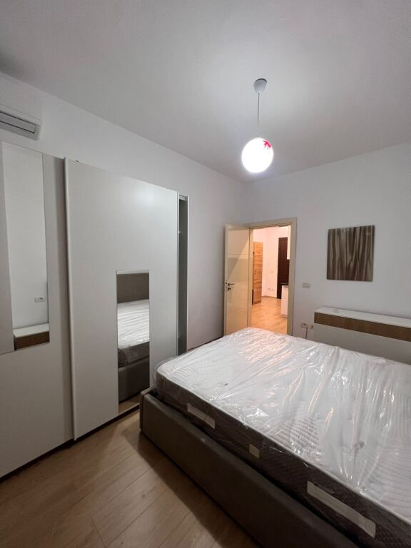 Apartament 2+1 i sapo rinovuar tek Shkolla "Eftali Koci"