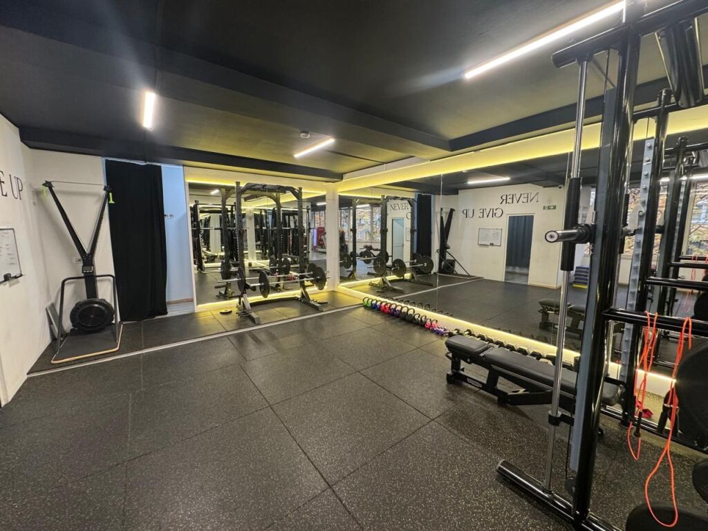 Gym business for sale in Bllok.