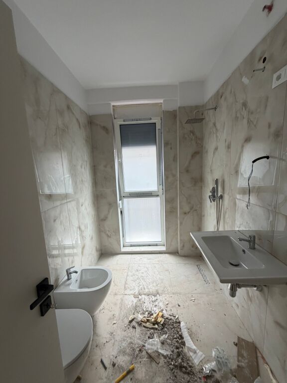 1+1,per banim ose zyre,ish fushe e aviacionit,600 euro