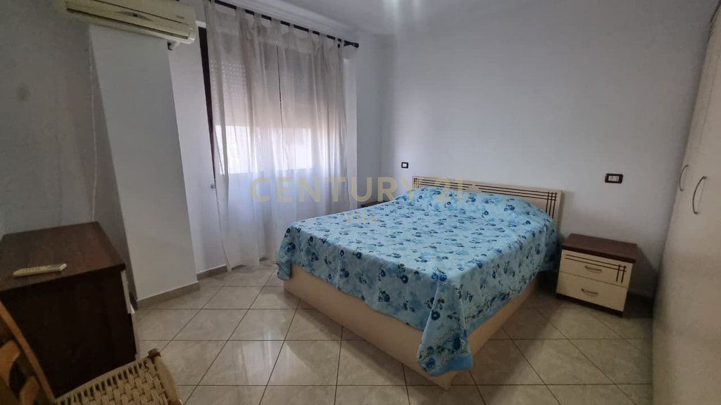 2+1 apartment in the heart of Durres with panoramic view of the sea and the Port, top floor with elevator