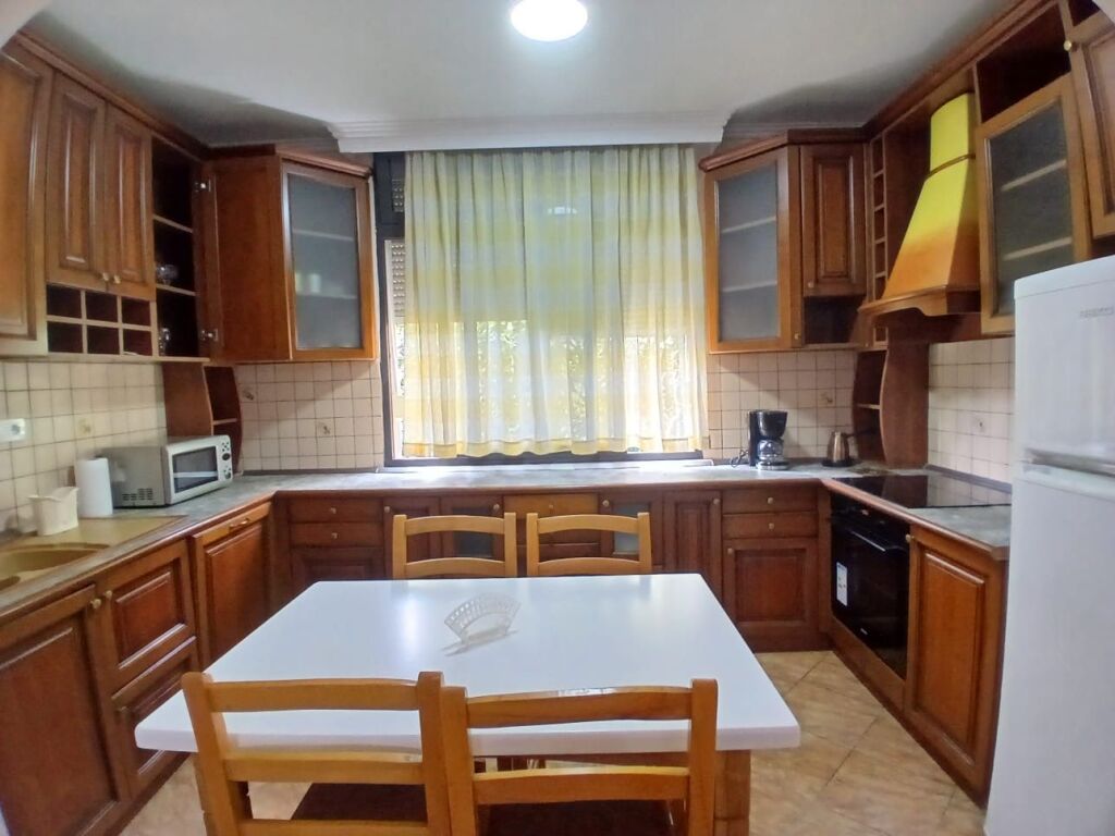 Jepet Me Qera Apartament 2+1+1 Ballkon