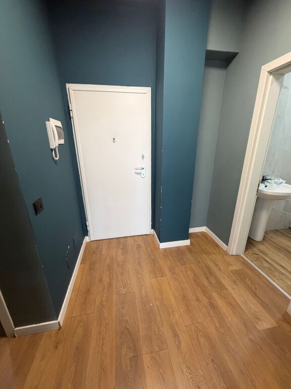 Office space, Paris Commune, te kika 2,1 million and 200 thousand lek