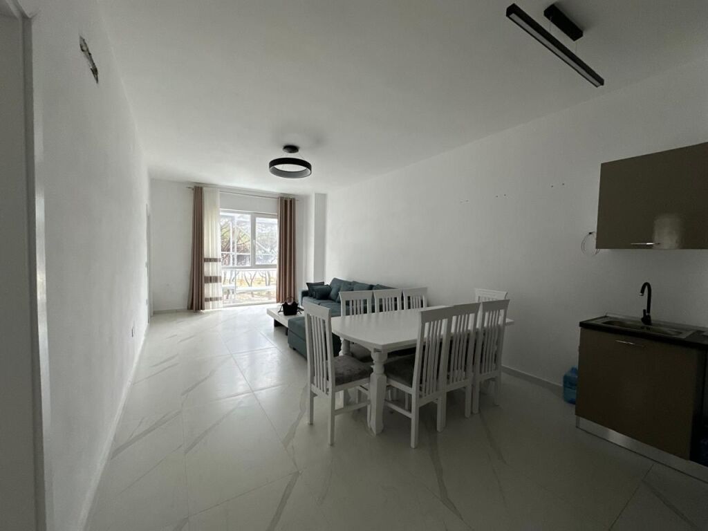 Apartament 2+1 vije e pare me detin, Mali i Robit