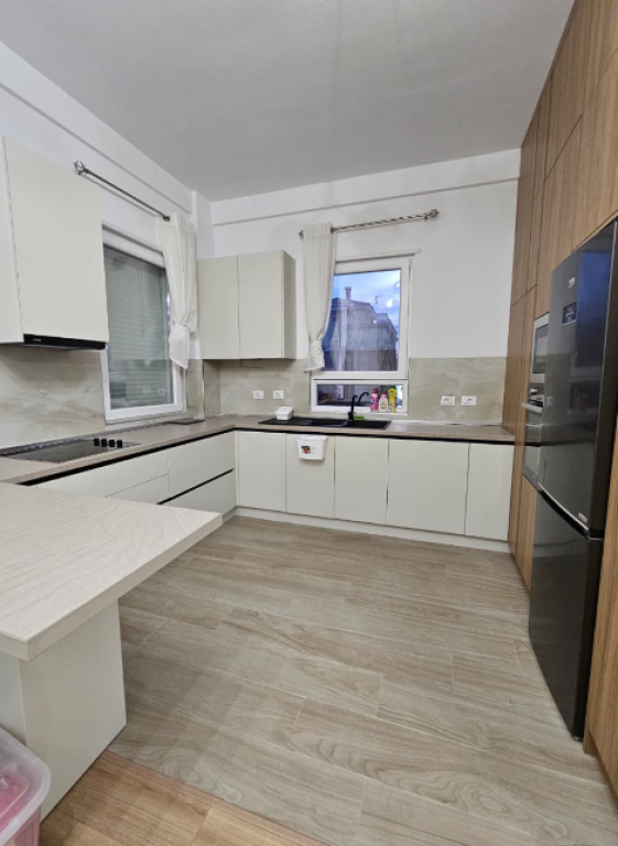 🏡 Vilë me Qira – Rezidenca “Vila Lule” | pranë TEG