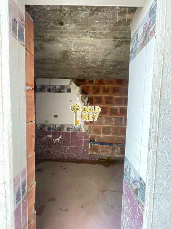 🏢 AMBIENT BIZNESI ME QERA 2+1 + 2 BANJO + VERANDË – ROTONDA E BURGUT DURRES