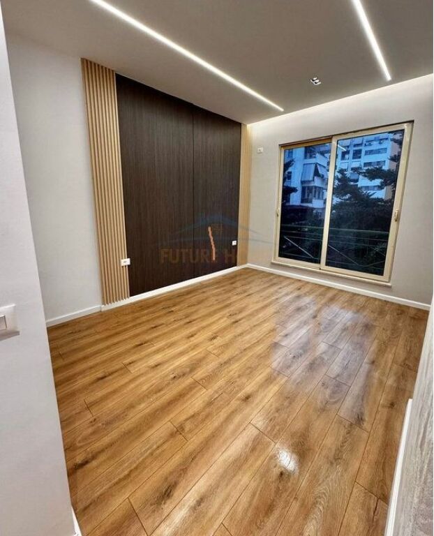 VENDESI APPARTAMENTO 2_1 ASTIR, VICINO VILA L