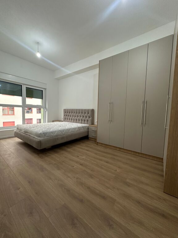 Super apartament me qera te rezidenca Kadiu!
