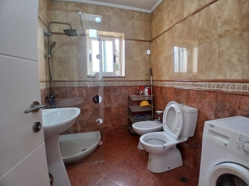 Jepet Me Qera Apartament 2+1+1 Ballkon