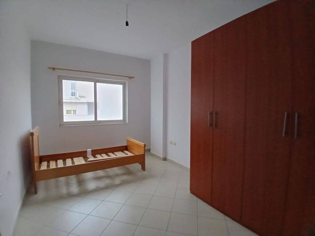 Affittasi Appartamento 2+1+1 con Balcone