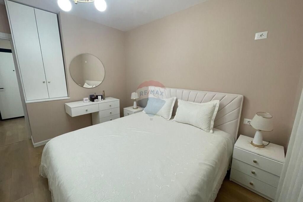 Shitet Apartament 1+1 Tek Kompleksi Tom Doshi