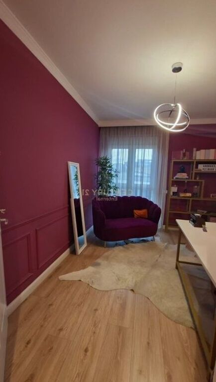 Ambjent komercial per Qera