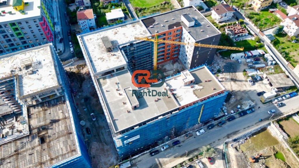 Clearance Occasion !! At "Ringside Residences", Apartment 2+1 With Perfect Floor Plan For Sale !!